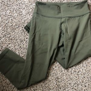 lululemon size 6 wunder under pant